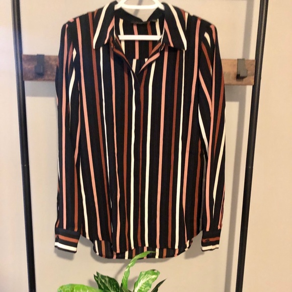 NWOT! | Halogen | Vertical Striped Blouse | Size:M - Picture 9 of 10